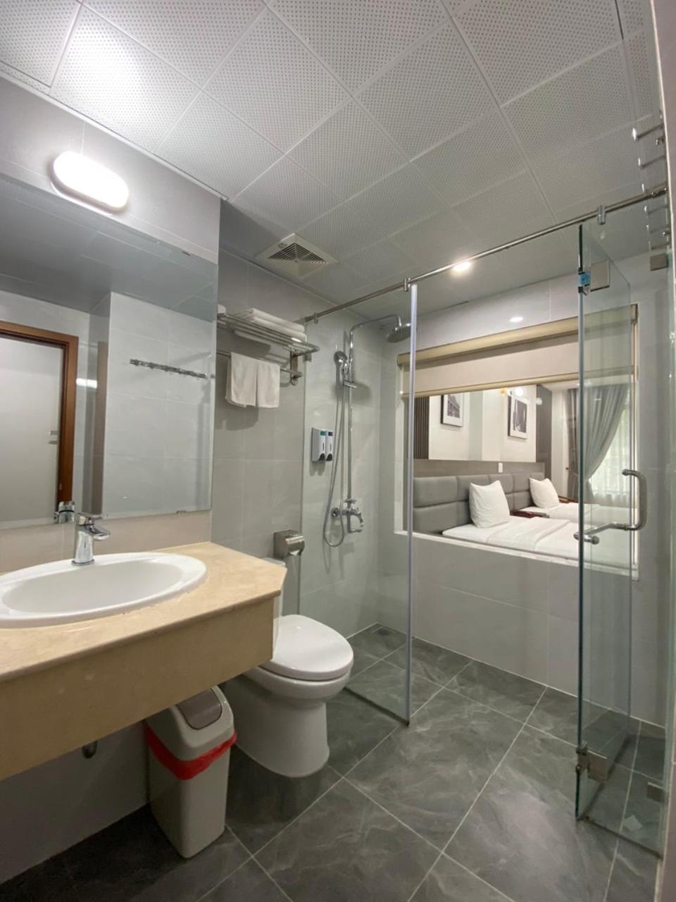 Van Nam Hotel Ha Long Zewnętrze zdjęcie